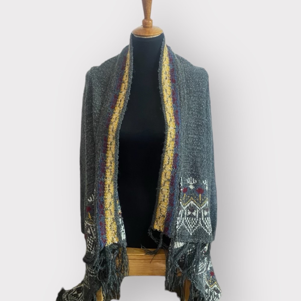 Eyeshadow Womens Gray Long Sleeve Boho Poncho Sweater